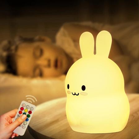 Natlampe til børneværelse Sød kaninlampe Baby natlys 9 farver skiftende blød silikone Squishy LED touch lys med fjernbetjening Dekor