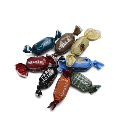 BORGSTENA OF SWEDEN Tvistad Chokladdragerad Kola 5 kg/FP - Lyreco - Profilsortiment - Mat och godis - Karameller