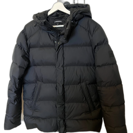 Svart pufferjacka från J.Lindeberg