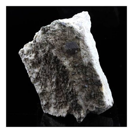 Sten og mineraler. Sphene (Titanit). 576,5 ct. Plan du Lac, Oisans, Frankrig.