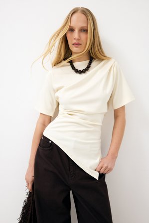 NA-KD T-Shirt mit Rüschen an der Taille - Rüschenoberteile - Offwhite - L