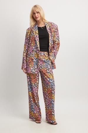 NA-KD Trend Pantalon ample à plis sur le devant - Pantalons imprimés - Flower - EU 34