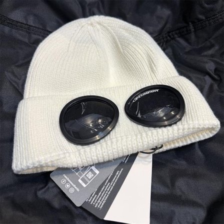 Vinterlue med innebygde vindtette briller, 2-i-1 strikkelue for kaldt vær