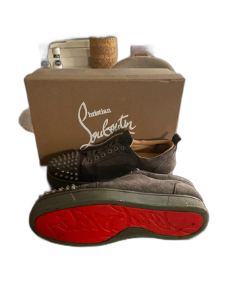 Christian Louboutin sneakers med nitar