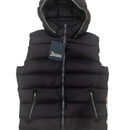 Svart dunväst från Herno med huva