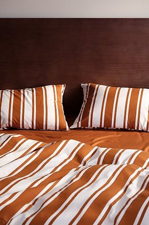 Jotex - Örngott 50x60 Cm 2-pack Ekologisk Brun/vit DEBBIE - Köp Örngott hos Jotex