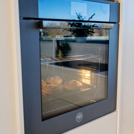 Bertazzoni FMOD6117PTN3 Modern inbyggnadsugn med pyrolyse 80 liter, carbonio | Vitvaror > Ugnar > Ugn | Bagaren och Kocken