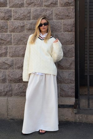 NA-KD Cable-Strickpullover mit V-Ausschnitt - Pullover mit Zopfmuster - OffWeiß - S (EU 34-36)