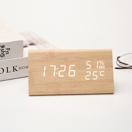 Digitalt tre-vekkerklokke - 3 lysstyrkenivåer, temperaturvisning - Perfekt for soverom, skrivebord, kontor, barn og familier - Flere farger 