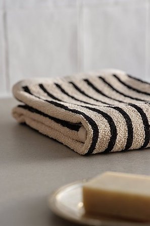 Jotex - Frottéhandduk 50x70 Cm Beige/svart DIXIE - Köp Handdukar hos Jotex