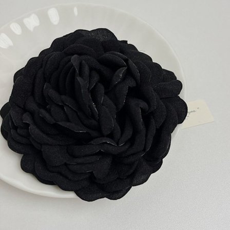 Blombrosch Camellia Pin SVART