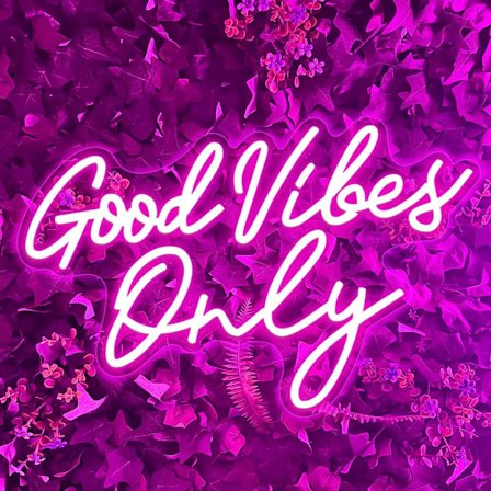 Good Vibes Only -neonkyltti, Good Vibes -neonkyltit seinäkoristeeksi, kaunis vaaleanpunainen Good Vibes Only -neonvalokyltti tyttöjen makuuhuoneen 