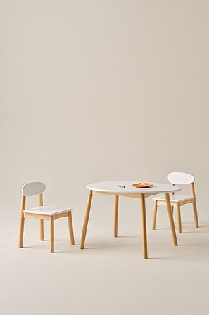 Jotex - Egg Børnebord Med 2 Stole Hvid/fyr - HULTA - Køb Børneborde hos Jotex