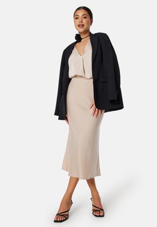 Bubbleroom - Sleeveless Satin Top - Light nougat - Kläder