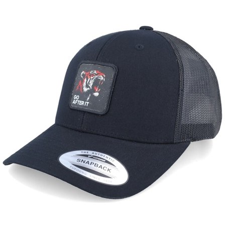 Iconic - Noir trucker Casquette - Go After It Tiger Patch Black Trucker @ Hatstore