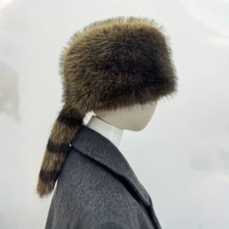 Komfortabel Vinterhue i Ét Stykke til Kvinder | Lavet af Tyk, Isolerende Kunstpels med Fladt Design