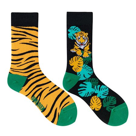 5 par Många stilar av AB-strumpor asymmetriska kreativa trendiga strumpor roliga par mandarinanka färgade mellanhöga strumpor