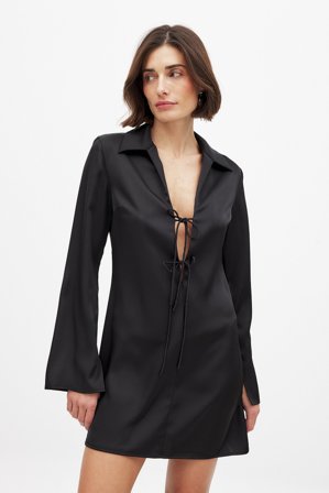NA-KD Satin Tie Front Mini Dress - Festkjoler - Sort - EU 34