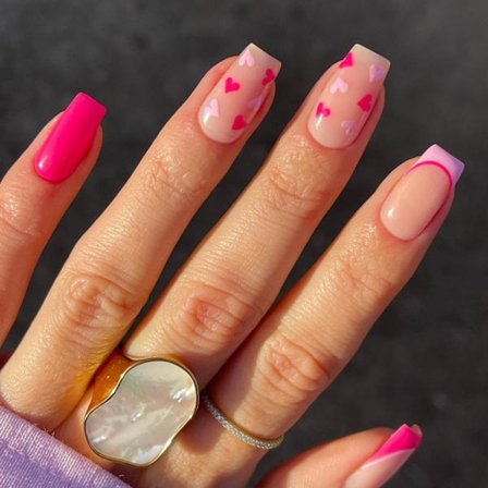 Valentins falske negle - Pink Heart Press on Nails - Fransk korte falske negle - Kærligheds klister på negle til kvinder og piger - 24 stk.