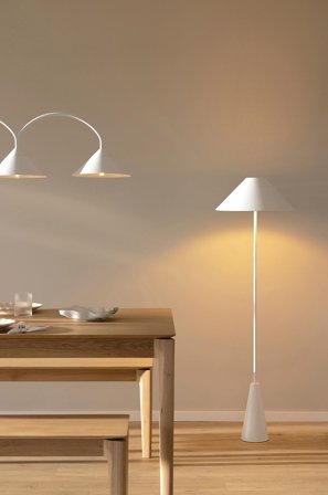 Globen Lighting - Golvlampa Cannes - Vit - Golvlampor - Från Homeroom