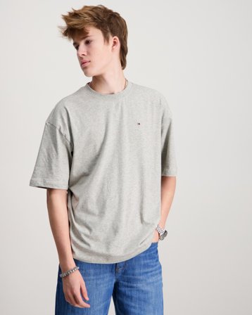 Tommy Hilfiger ESSENTIAL ARCHIVE FIT TEE SS Grijs T-shirts Jongens - Kids Brand Store