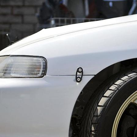 Auton pikalukot Jdm-logolla puskureille