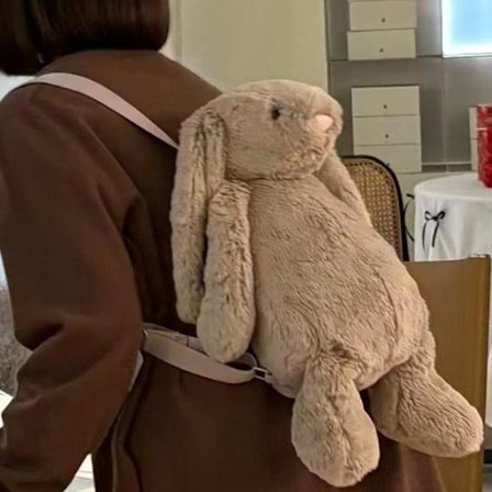 Jellycat Bartholomew Plyslegetøj, Blødt og Behageligt, Perfekt til Børn, Valentinsdagsgaver, Samlerobjekter, Beige Kanin Rygsæk