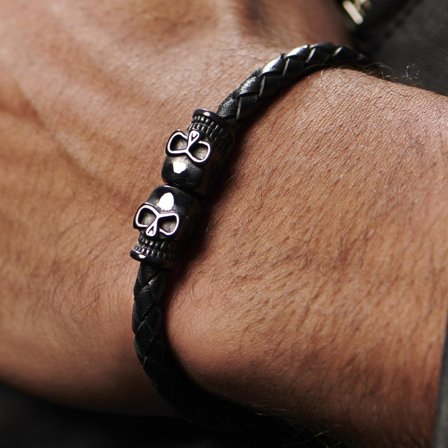 Bracelet en cuir & crânes noirs pour hommes