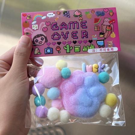 NYTT Fidget Toy Mini Squishy Toys Kawaii Plush Cat Paw Cube Stre B oneszie