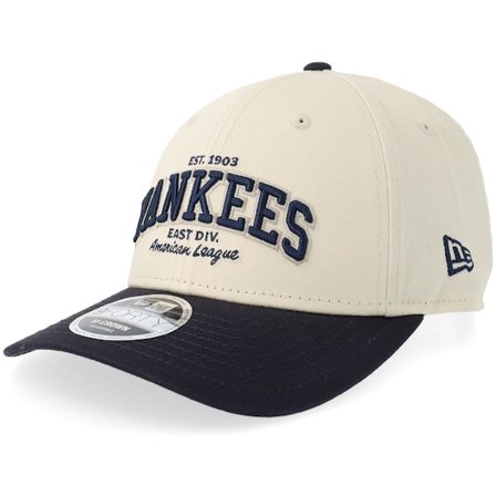 New Era - MLB Beige adjustable Czapka Z Daszkiem - New York Yankees Wordmark Player Replica M-crown 9FORTY Light Terracotta/Navy Adjustable @ Hatstore