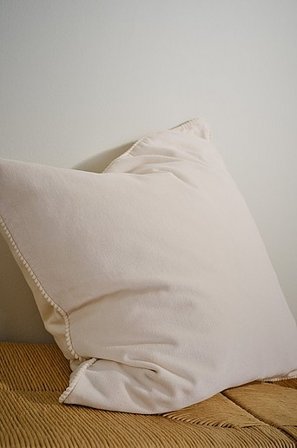 Jotex - Kuddfodral 50x50 Cm Naturvit BOBBI - Köp Prydnadskuddar & fodral hos Jotex