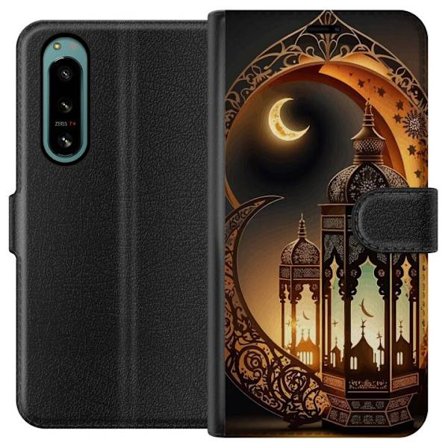 Kompatibel Tegnebogsetui til Sony Xperia 5 IV Nærbillede af kattens øje med intens blå iris og detaljeret pels i makrofotografi