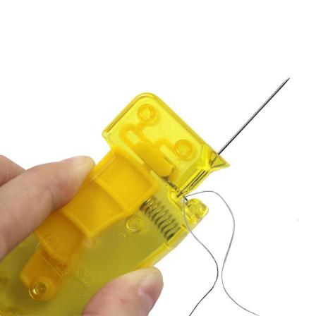 Automatisk Nålträdare Lätt Att Använda Och Bära. Transparent One Size