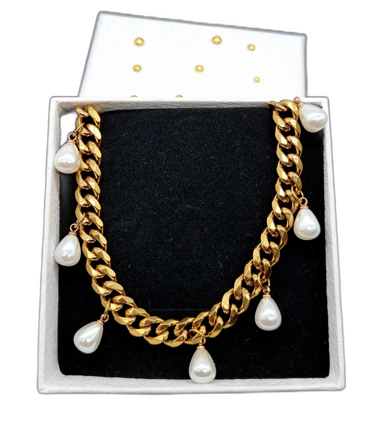 Guldpläterat halsband med pärlor