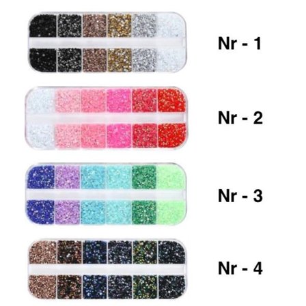 12 strass i forskjellige størrelser i en eske - Negldekorasjoner