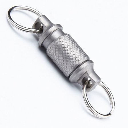 Nyckelring i titanlegering Nyckelring i mässing