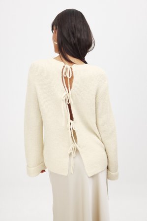 NA-KD Pull en maille à détail de laçage au dos - Pulls Dos Ouvert - Crème - L