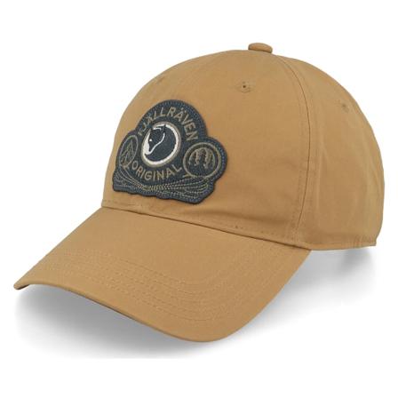 Fjällräven - Béžová unconstructed Kšiltovka - Classic Badge Cap Buckwheat Brown Dad cap @ Hatstore