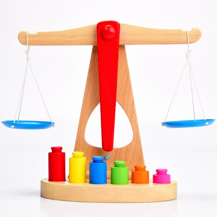 Tretre leker i tre for barn, skolemateriell for hjemmet, vekt