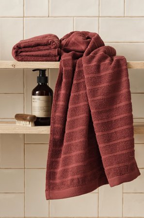 &Home - Sæt med frottéhåndklæder Day 2 dele - Rød - Håndklæder - 50X70 - Fra Homeroom