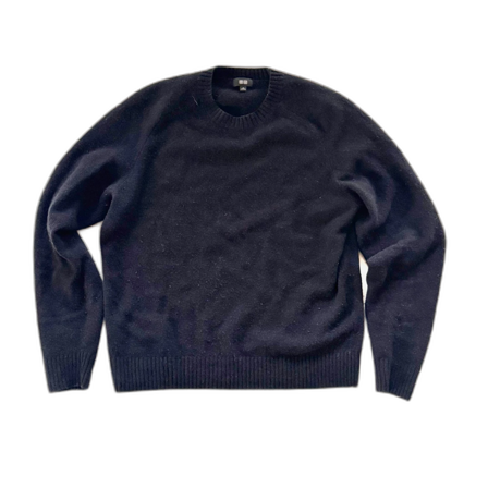 Mörkblå ulltröja från Uniqlo