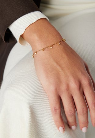BY JOLIMA - Bracelet With Multi Crystal Charm - Gold - Kläder - - Bubbleroom