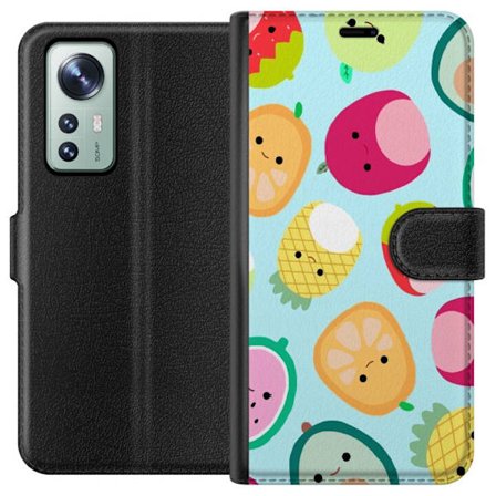 Kompatibel Tegnebogsetui til Xiaomi 12 Mønster af kawaii frugter som jordbær citron ananas og avocado på lyseblå baggrund