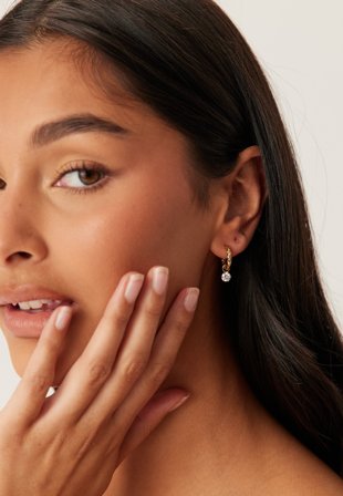 BY JOLIMA Como Hoop Earring Crystal Gold Onesize