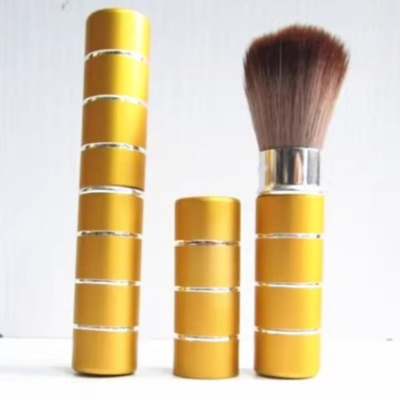 Bärbar utdragbar handtag makeup rouge borste Kabuki borste mjuk ansiktsmineral foundation rouge borste skatt guld