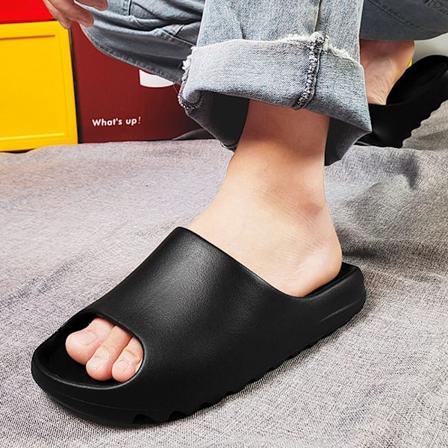 Pillow Slides -sandaalit Ultra-pehme t tossut musta 42-43 black