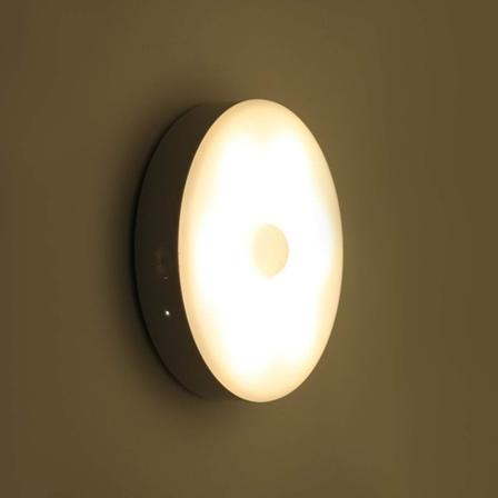 2023 - Trådløs LED nattlampe, 180 dagers bruk med én USB-lading, automatisk bevegelsessensor, 3 lysstyrkenivåer