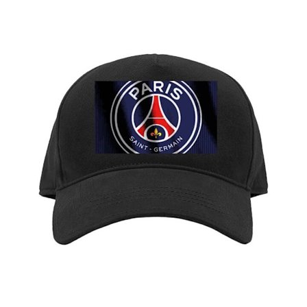 Kasket Paris Saint-Germain-emblem med Eiffeltårnet i centrum, vertikal stribe i rødt og hvidt på blå tekstilstruktur.