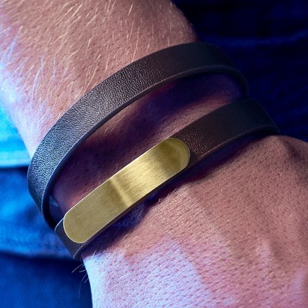 Nomen | Brățară ID wrap din piele maro cu detalii aurii pentru bărbați - Brățări din piele