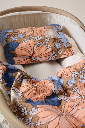 Jotex - Bold Dynetrekk Vugge Brun/multi - FIORI - Kjøp Sengesett til barn hos Jotex